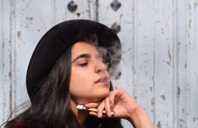 Passer d’une puff jetable à une e-cigarette rechargeable : astuces pour une transition réussie
